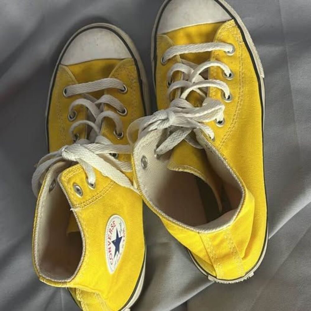 Converse youth size 3